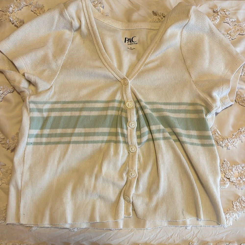 Pacsun crop top so cuter and flattering and in great condition